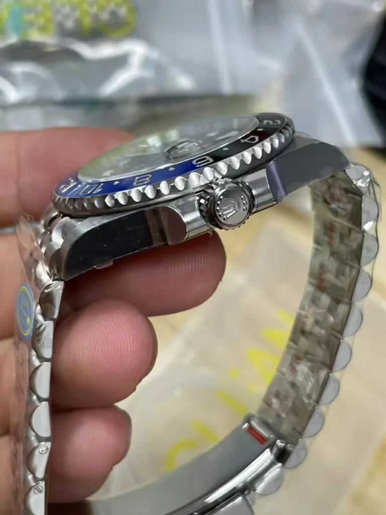Clean Factory Rolex GMT-Master II 126710BLNR 40mm DD3285 Black Dial with Round Markers (Correct Hand Stack) – Superlume Jubilee bracelet