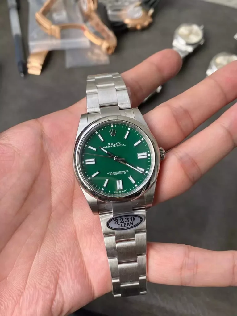 Clean Factory Rolex Oyster Perpetual 124300 41mm 3230 Green dial Bracelet