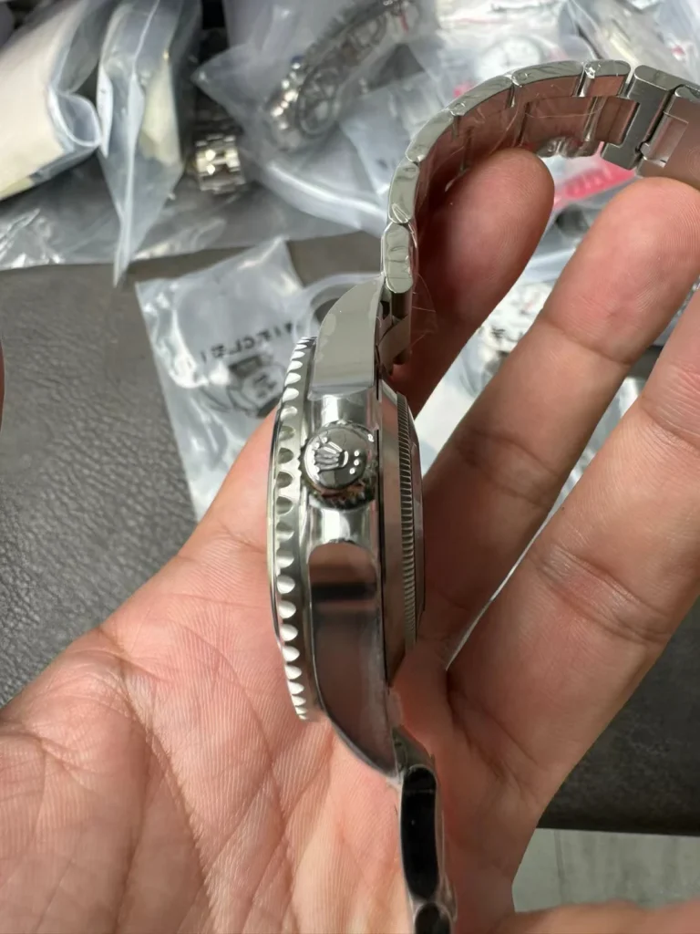 Clean Factory Rolex Sea-Dweller 126600 43mm SH3235 Black Dial with Round markers and “Single Red” Graphic on